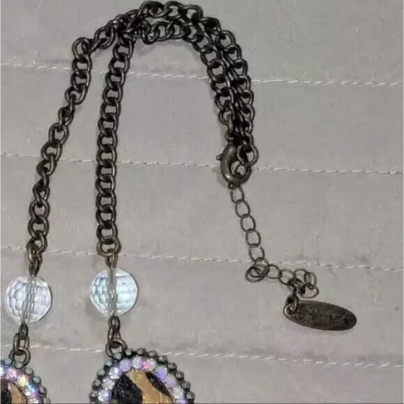 Plunder Elegant Animal Leopard Print Necklace with Crystal Accents 19"+3" Ext - Picture 10 of 16